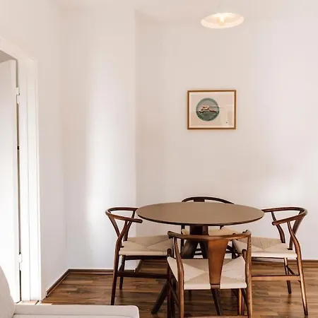 Komplett Neu: 2-zi Zentral Im Altbau. 24h-checkin Apartmán Kiel