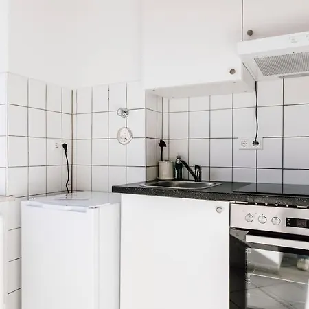 公寓 Komplett Neu: 2-zi Zentral Im Altbau. 24h-checkin 基尔